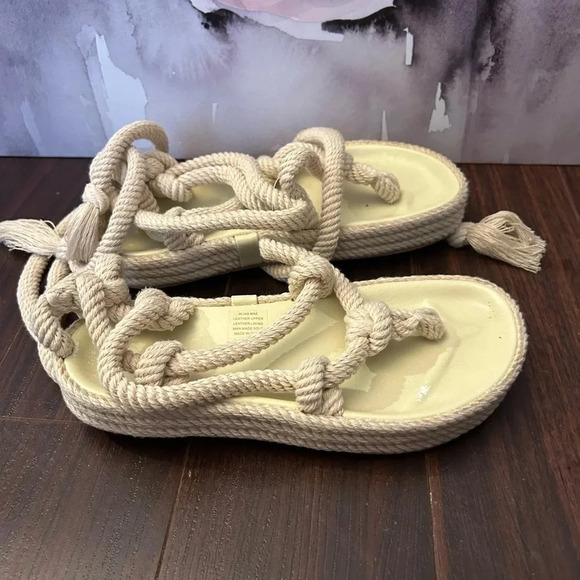 Alias Mae Wonder Sandals - Picture 7 of 7